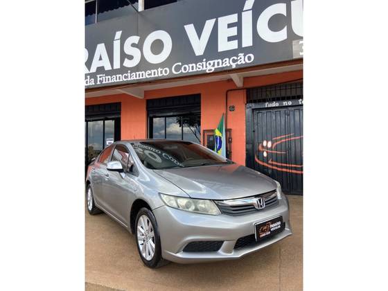 HONDA CIVIC 1.8 LXS 16V FLEX 4P AUTOMÁTICO HONDA CIVIC 1.8 LXS 16V FLEX 4P AUTOMÁTICO